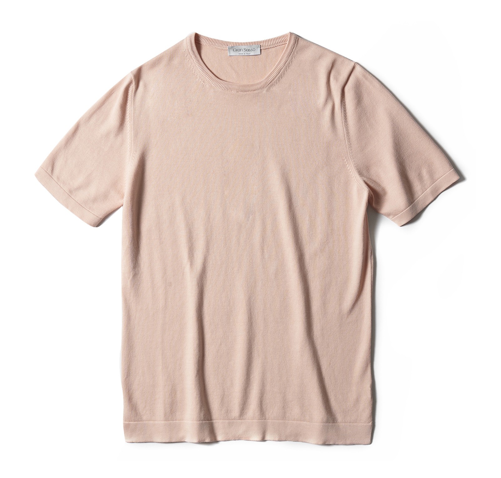 Tシャツ1万9000円／グランサッソ（フローエンス）