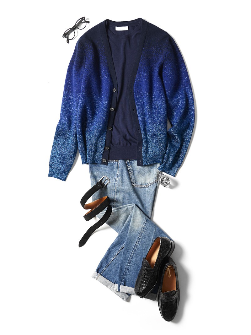 パンツ12万8000円/リーバイス(フェイク アルファ)、ニット14万円/ミッソーニ(三喜商事)、中に着たニット2万3000円/フィリッポ デ ローレンティス(トヨダトレーディングプレスルーム)、メガネ2万7000円/アイヴァン(アイヴァン PR)、時計88万円/ブライトリング(ブライトリング・ジャパン)、ベルト1万4000円/ダミーコ(バインド ピーアール)、靴22万円/フラテッリ ジャコメッティ(ウィリー)