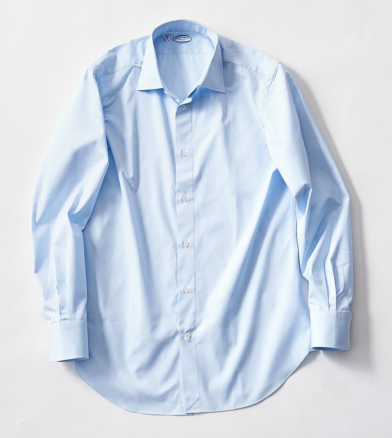 シャツ2万6000円／ヴィンツェンツォ ディ ルジエッロ（八木通商）