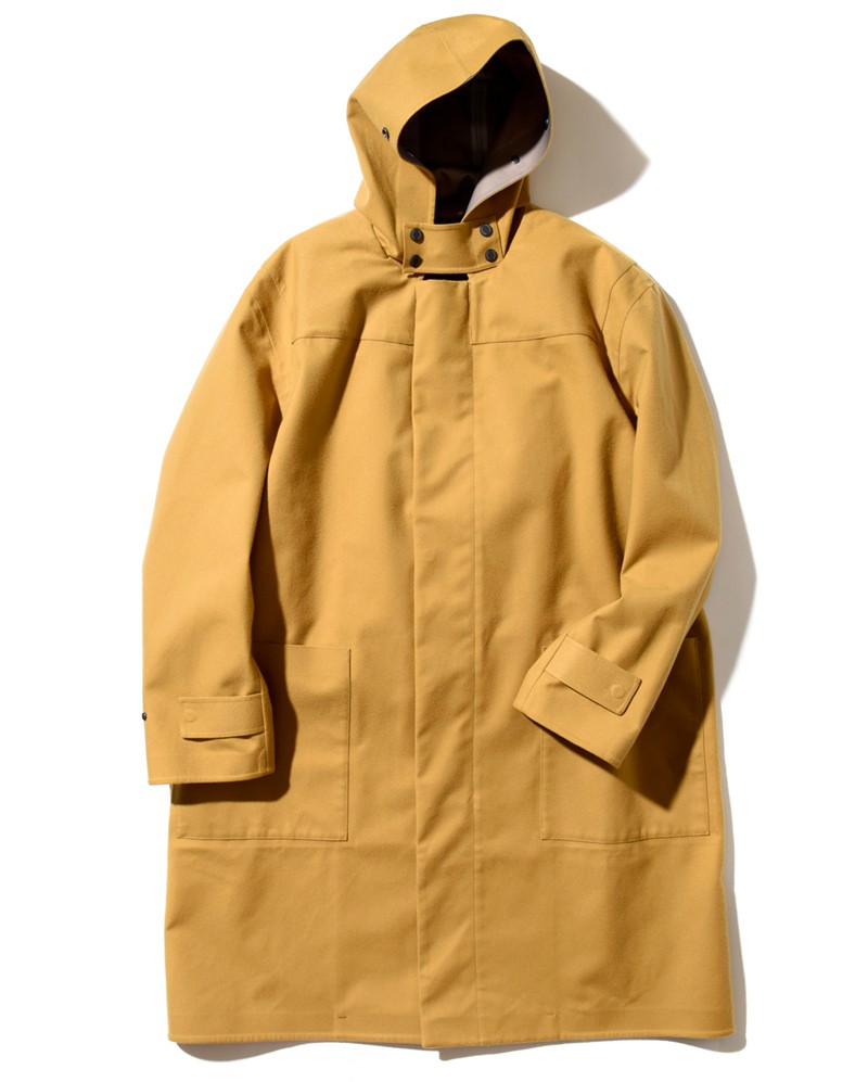 シェル4万6000円/デサント ポーズ(デサント ブラン 代官山)