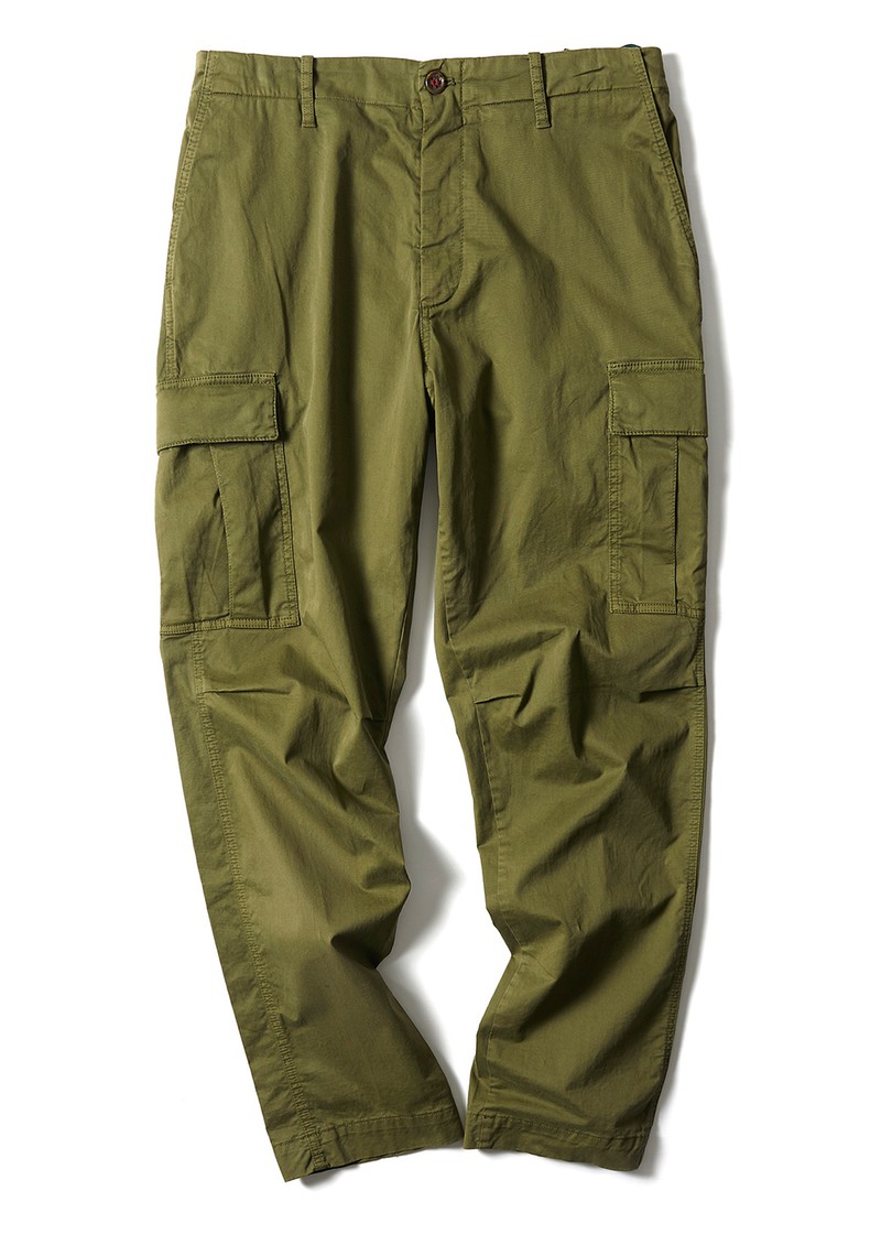 パンツ2万9000円／ベルウィッチ(アマン)