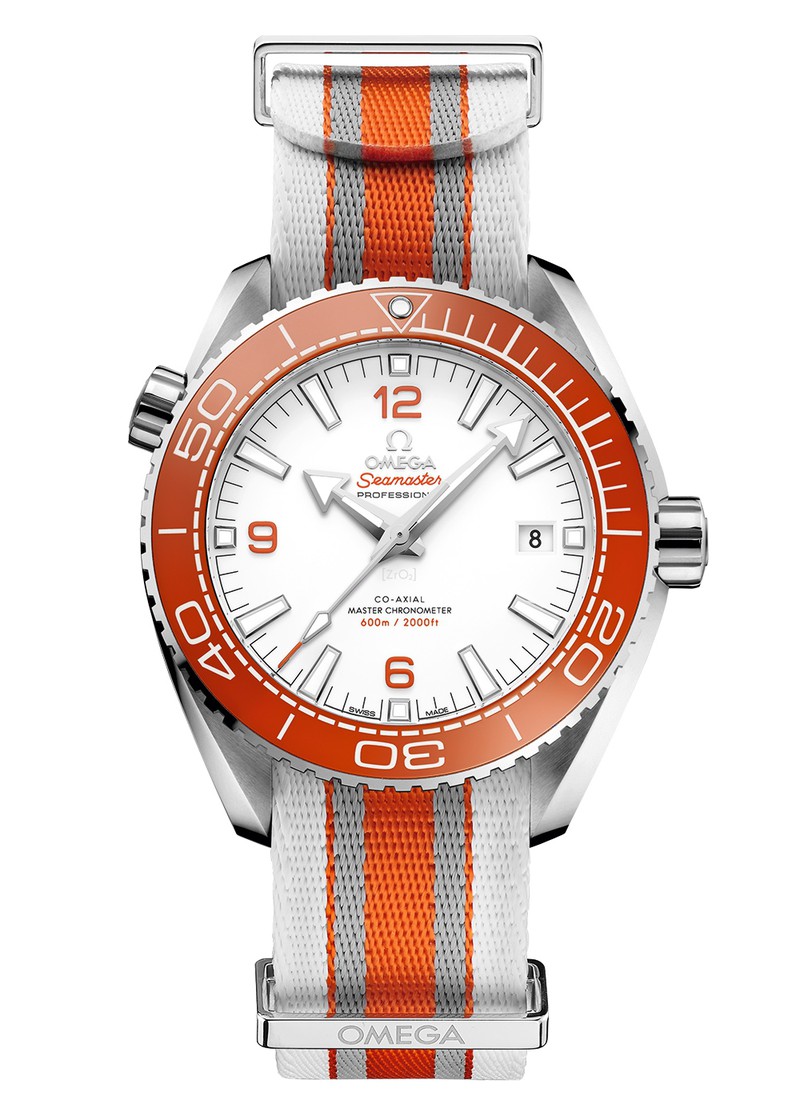 「シーマスター プラネットオーシャン」自動巻き、ステレンレススティールケース（43.5㎜）、NATOストラップ、600m防水、66万円／オメガ（オメガお客様センター）