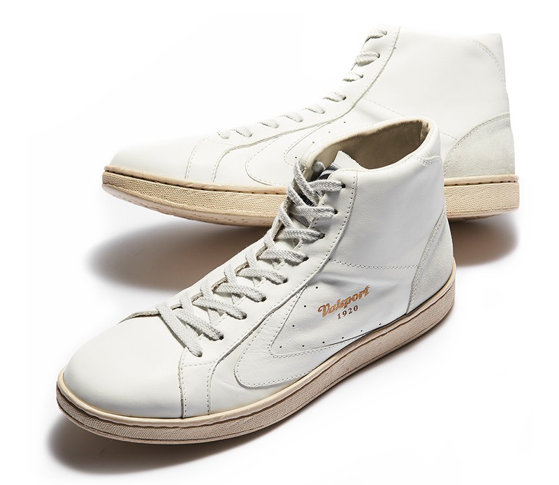 シューズ4万2000円／ヴァルスポルト(チンクエ ステッレ)