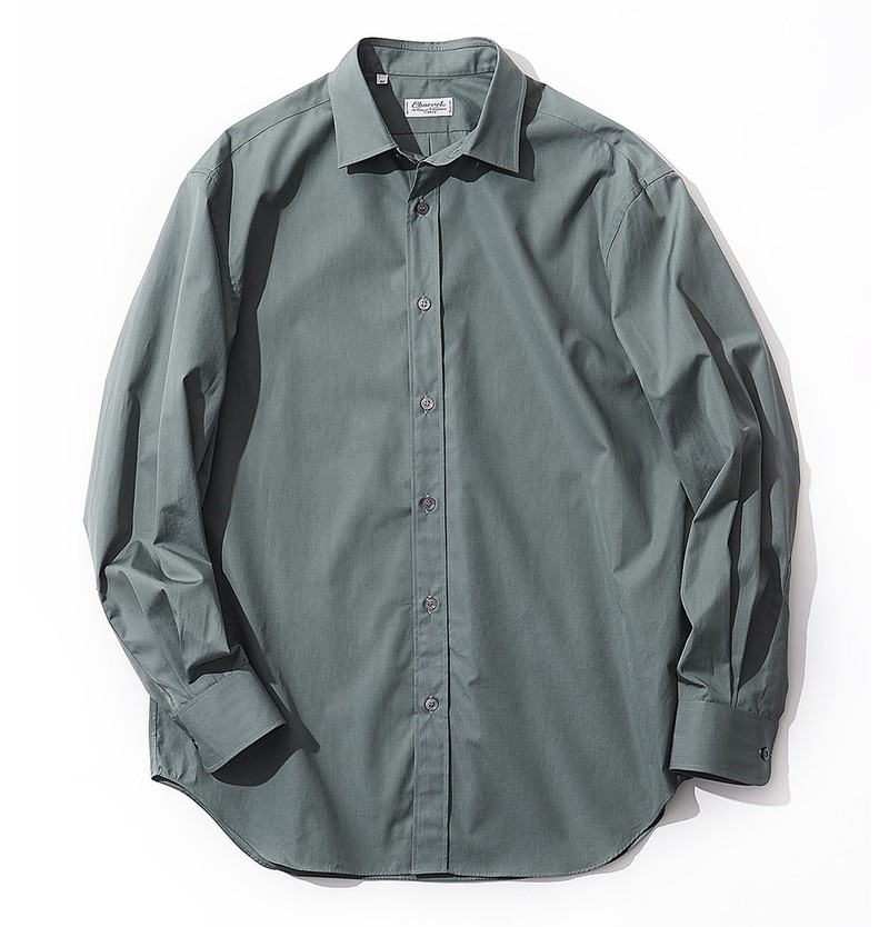 シャツ5万6000円/シャルべ(ユナイテッドアローズ 六本木ヒルズ店)