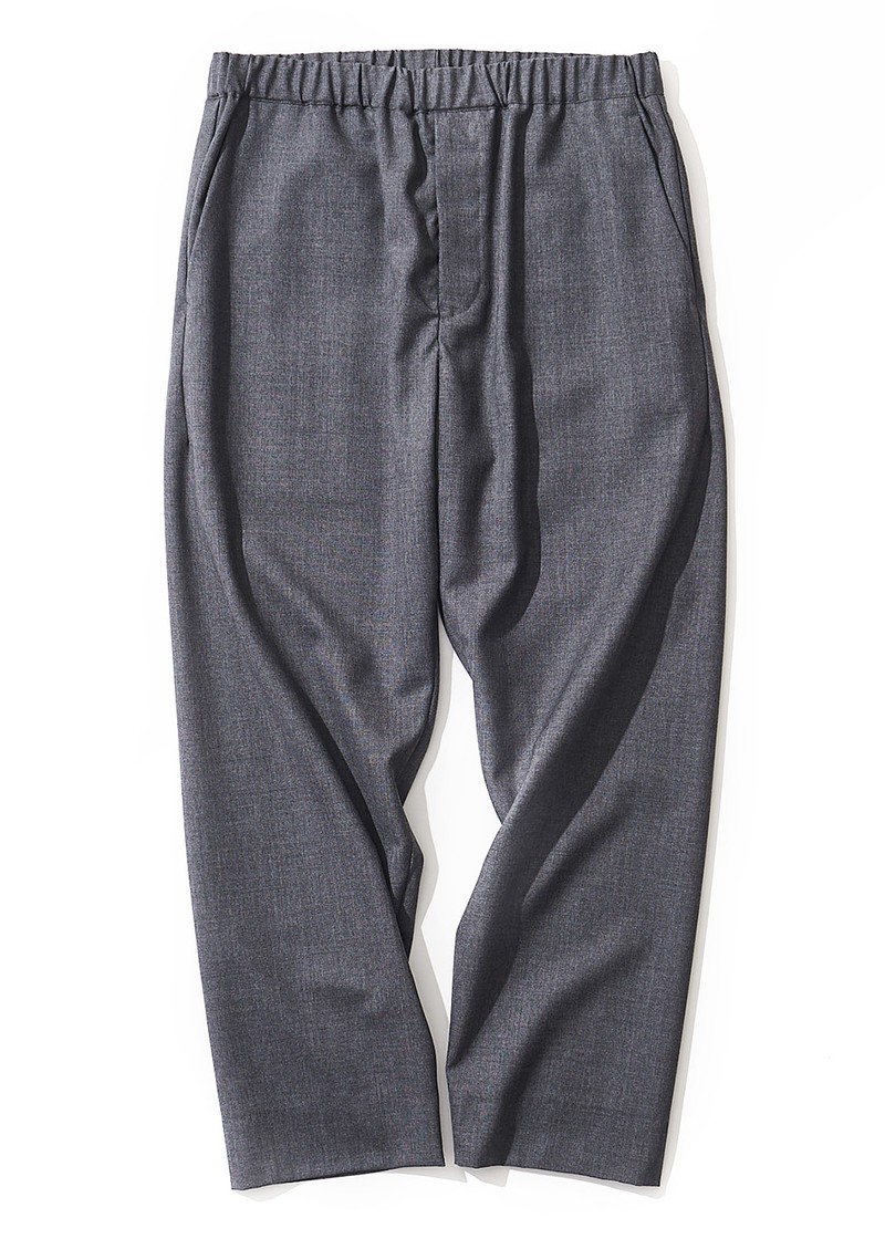 パンツ2万9000円／ジョン スメドレー（リーミルズ エージェンシー）