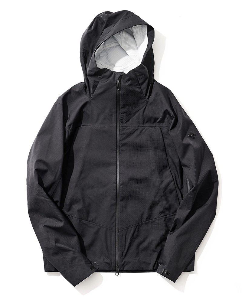 ブルゾン6万3000円/デサント オルテライン(デサント ブラン 代官山)