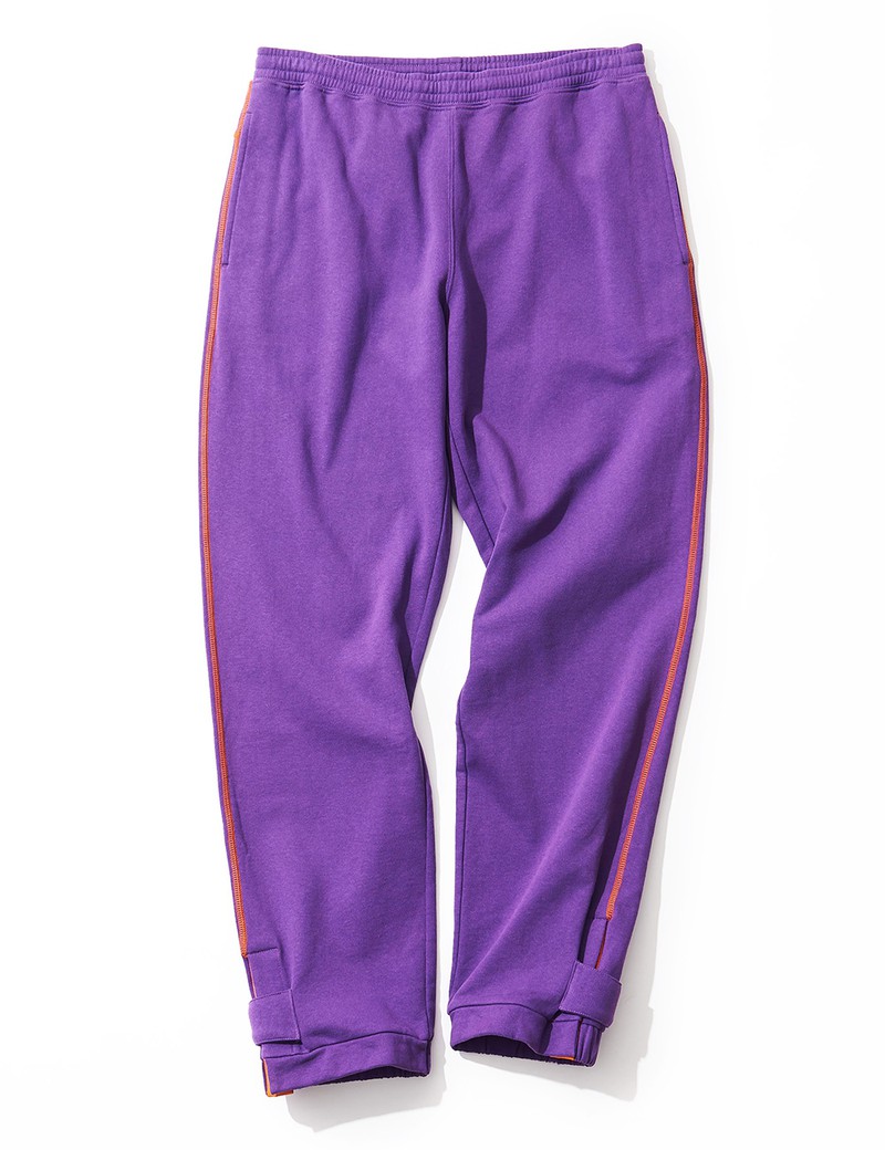 スウェットパンツ7万4000円／ロエベ（ロエベ ジャパン クライアントサービス）