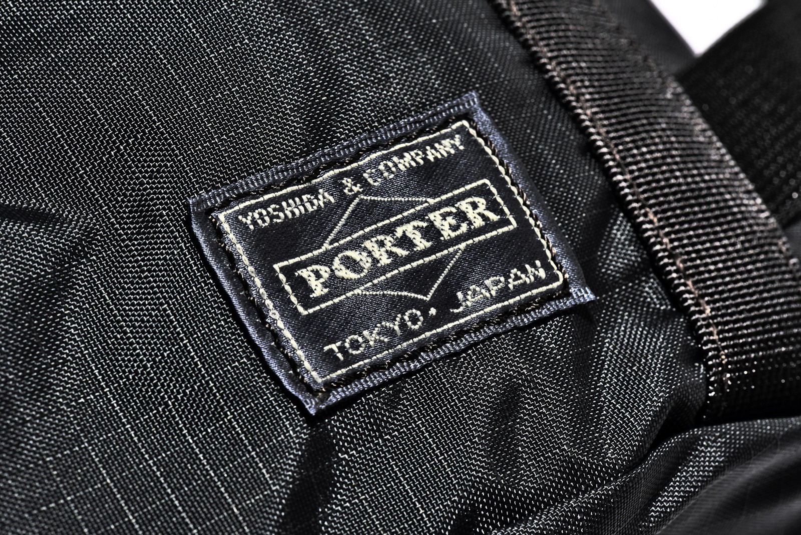 超便利】吉田カバン・ポーターのトランスフォオームバッグは一粒で二度