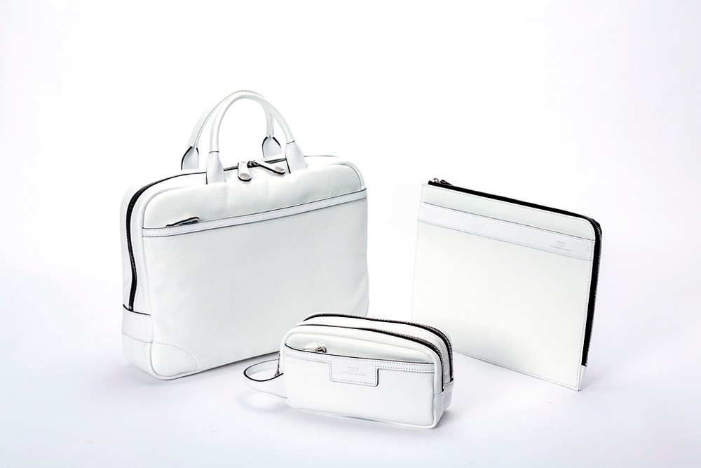 左から●「ジェッター」ソフトブリーフケース(W42.5×H30.5×D8.5cm)5万4000円、ポーチ(W22.5×H13.5×D8.5cm)2万7000円、クラッチ(W32.5×H24.5×D2cm)3万円/クリーザン(コニー株式会社)