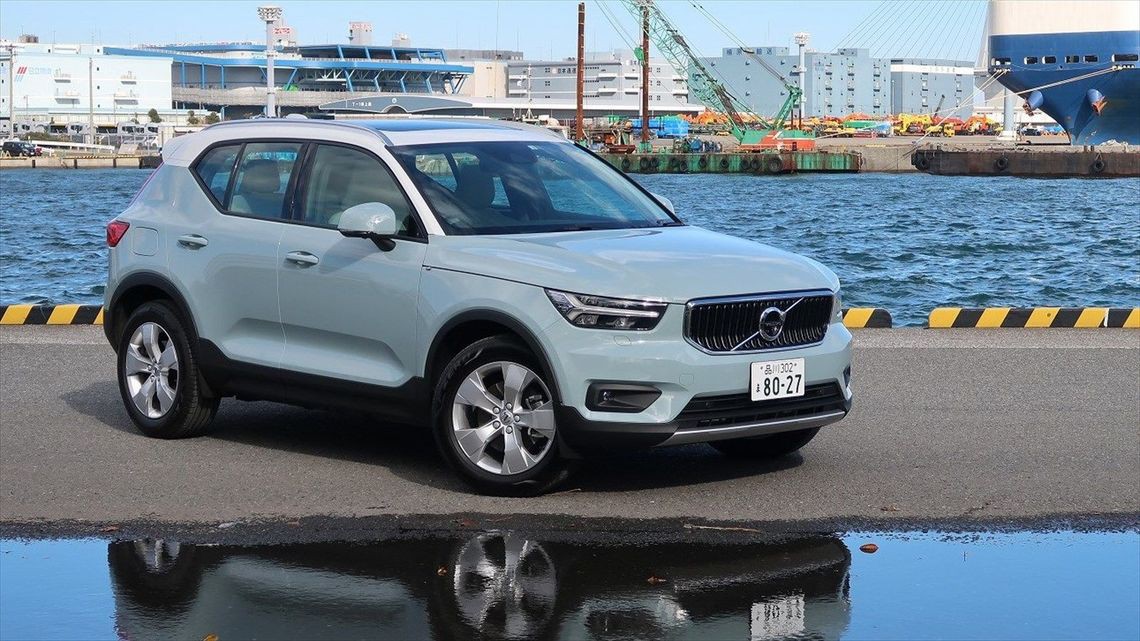 VOLVO XC40 ボルボ