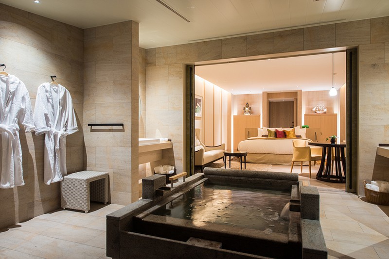 「The Hiramatsu Hotels & Resorts 賢島」の風呂温泉つきの「エグゼクティブダブル」 (写真提供=Hiramatsu Hotels)