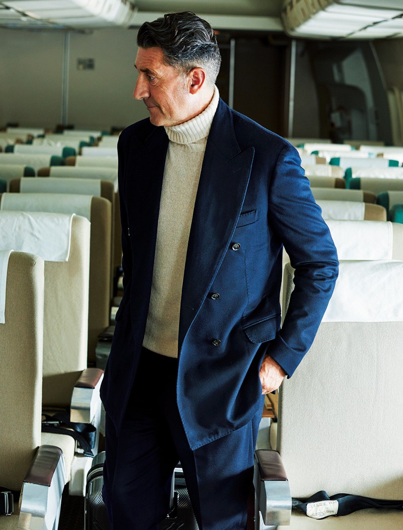 ジャケット66万6000円、パンツ26万5000円、ニット19万1000円/すべてロロ・ピアーナ(ロロ・ピアーナ ジャパン)