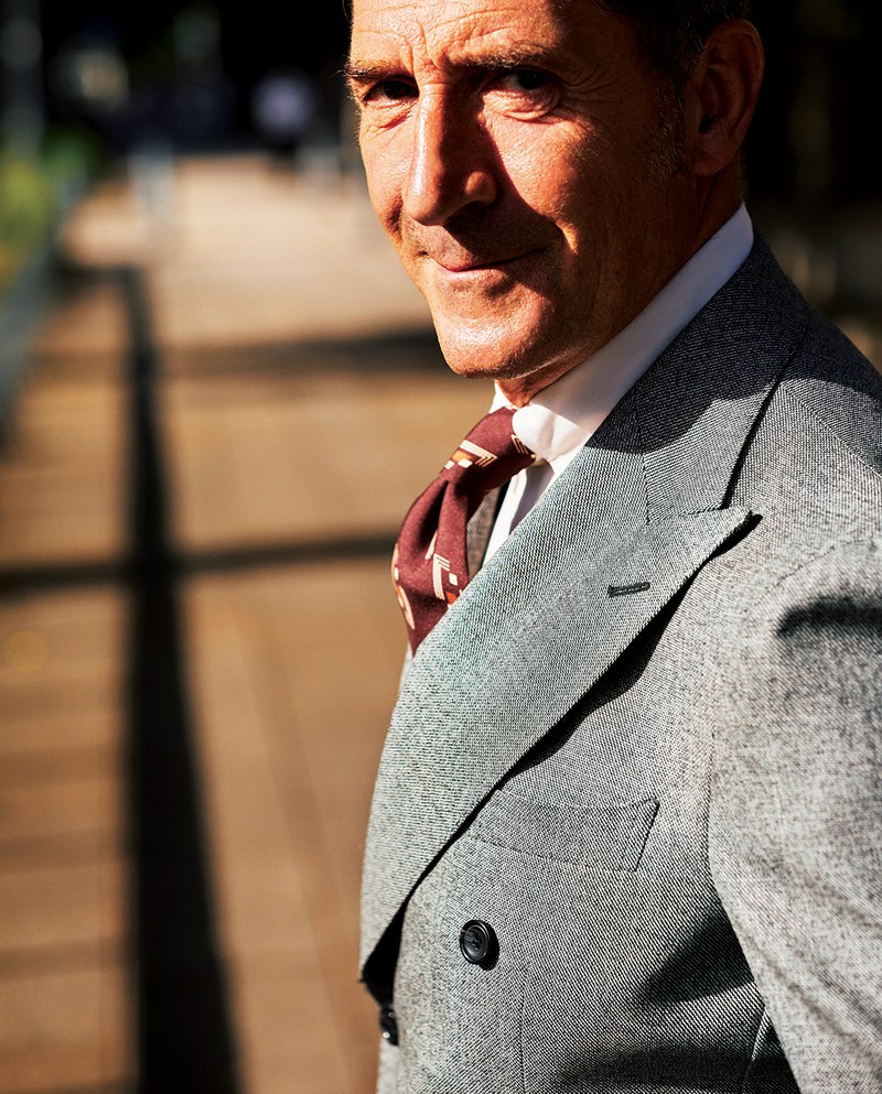 スーツ13万円／タリアトーレ（ビームス 六本木ヒルズ）