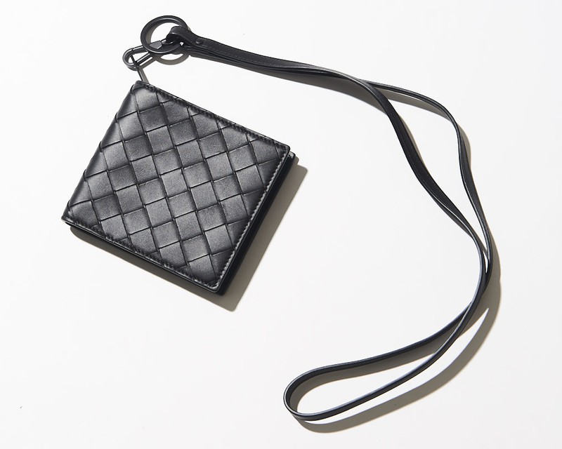 ▲ [W12×H11×D2cm] 7万7000円／ボッテガ・ヴェネタ（ボッテガ・ヴェネタ ジャパン）