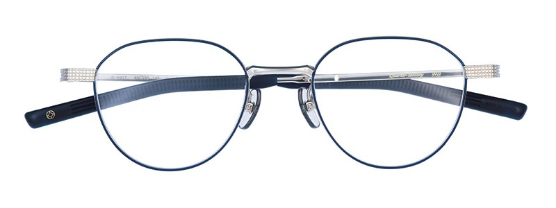 フォーナインズ