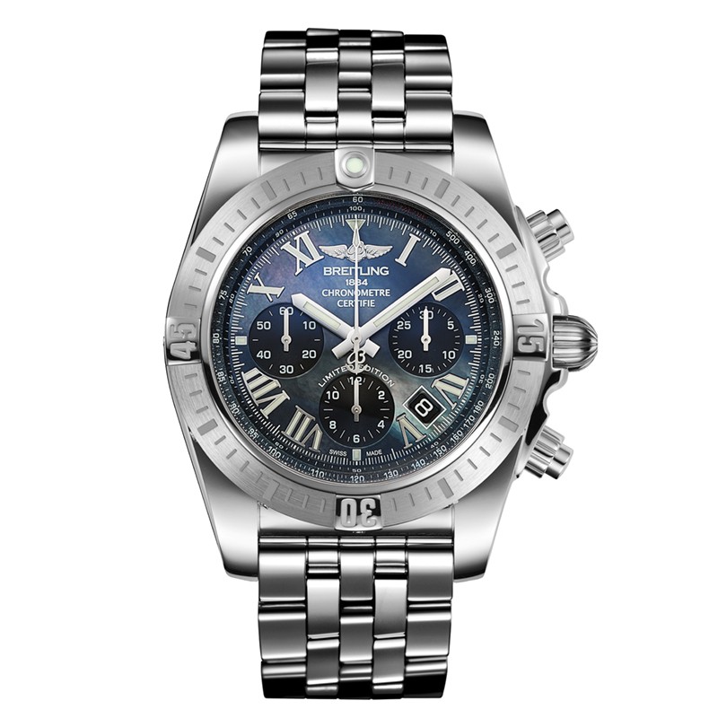 ▲ 「クロノマット JSP ローマンインデックス ブラック マザー オブ パール リミテッド」ケース径44mm、SSケース・ブレスレット、500m防水、自動巻き、108万円/ブライトリング(ブライトリング・ジャパン)