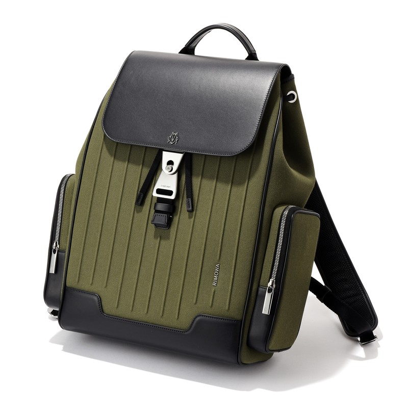 バッグ［W37×H44×D16cm］17万7000円／リモワ（リモワ クライアントサービス）