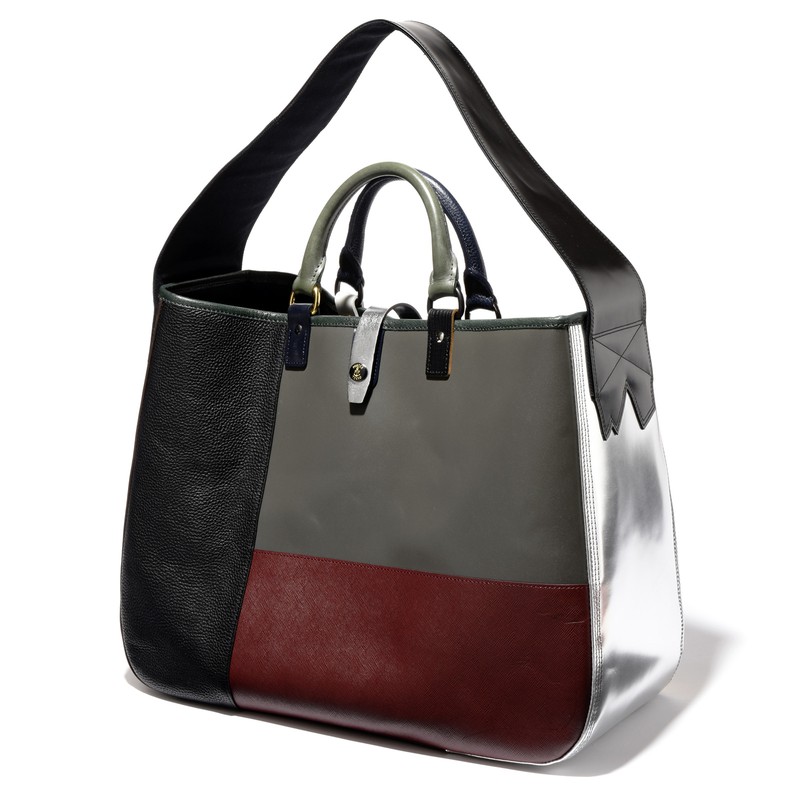 バッグ［W43×H34×D19cm］18万円／ポーター コア レザー クレイジー（ポーター 表参道）