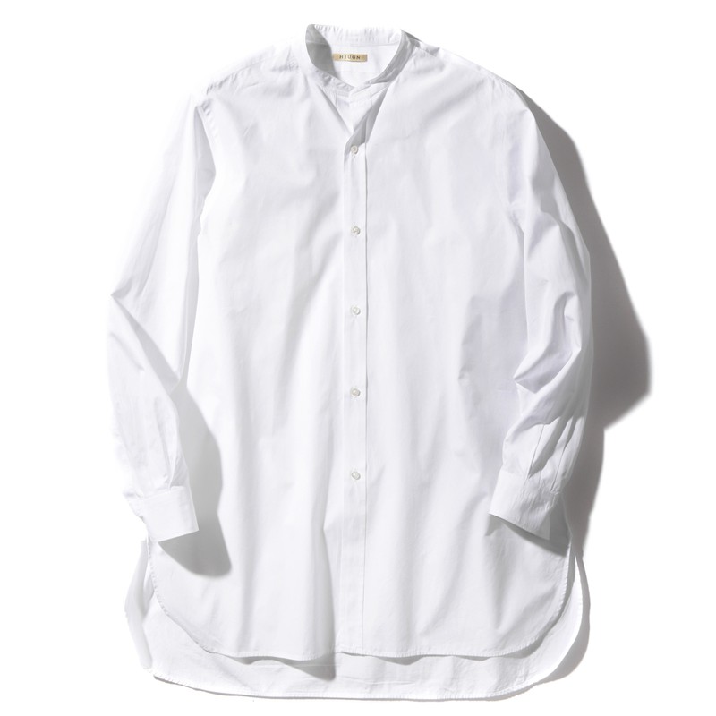 シャツ2万8000円/ユーゲン(イデアス)