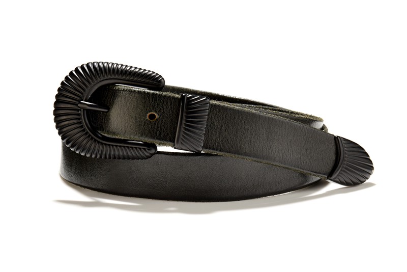 ベルト2万2000円／ダミーコ（バインド ピーアール）