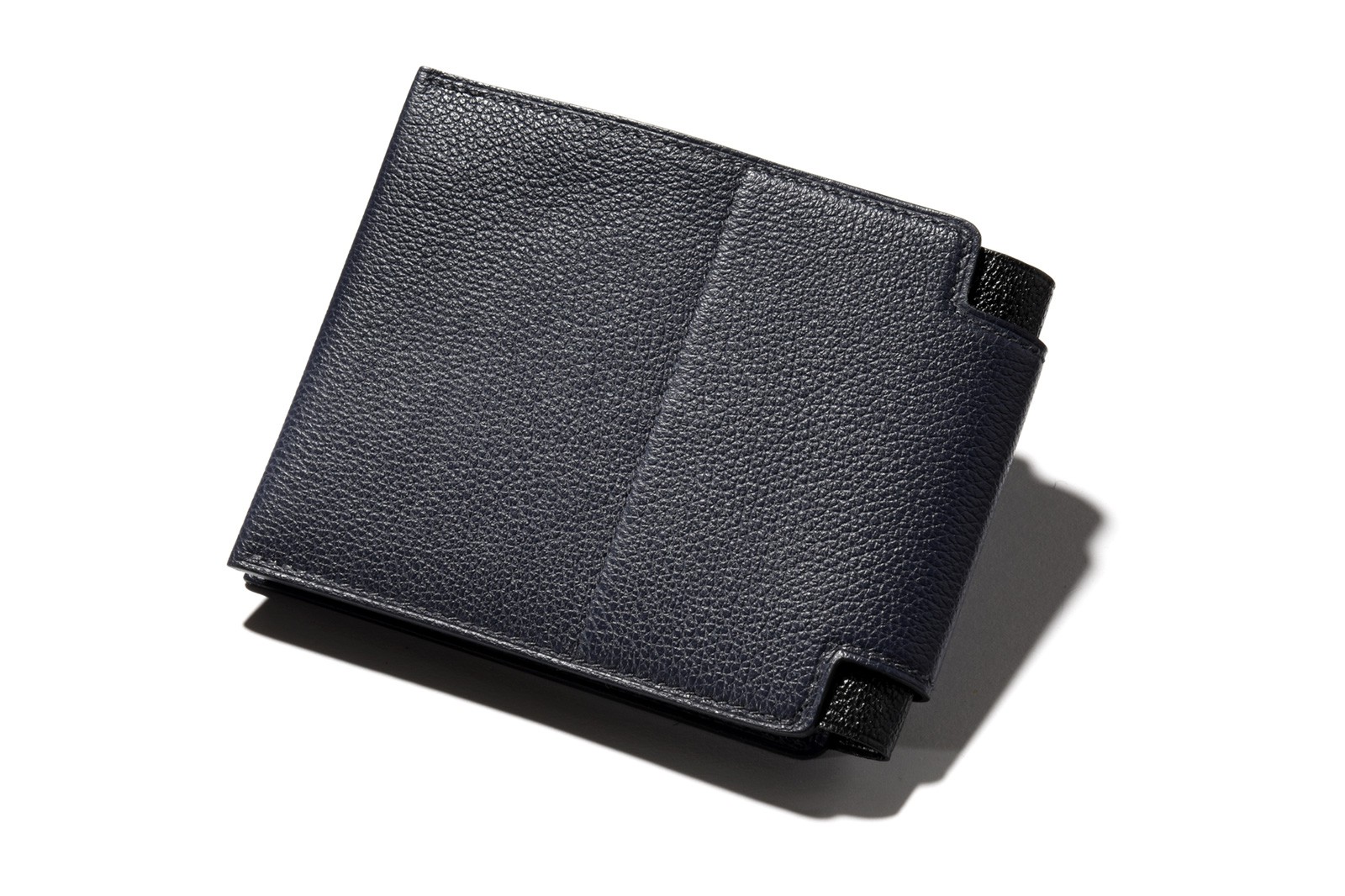 財布▲ ［W11.7×H9.5cm］13万2000円／エルメス（エルメス ジャポン）