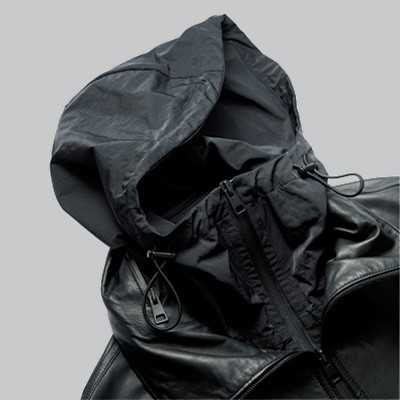 コート100万円／ボッテガ・ヴェネタ（ボッテガ・ヴェネタ ジャパン）