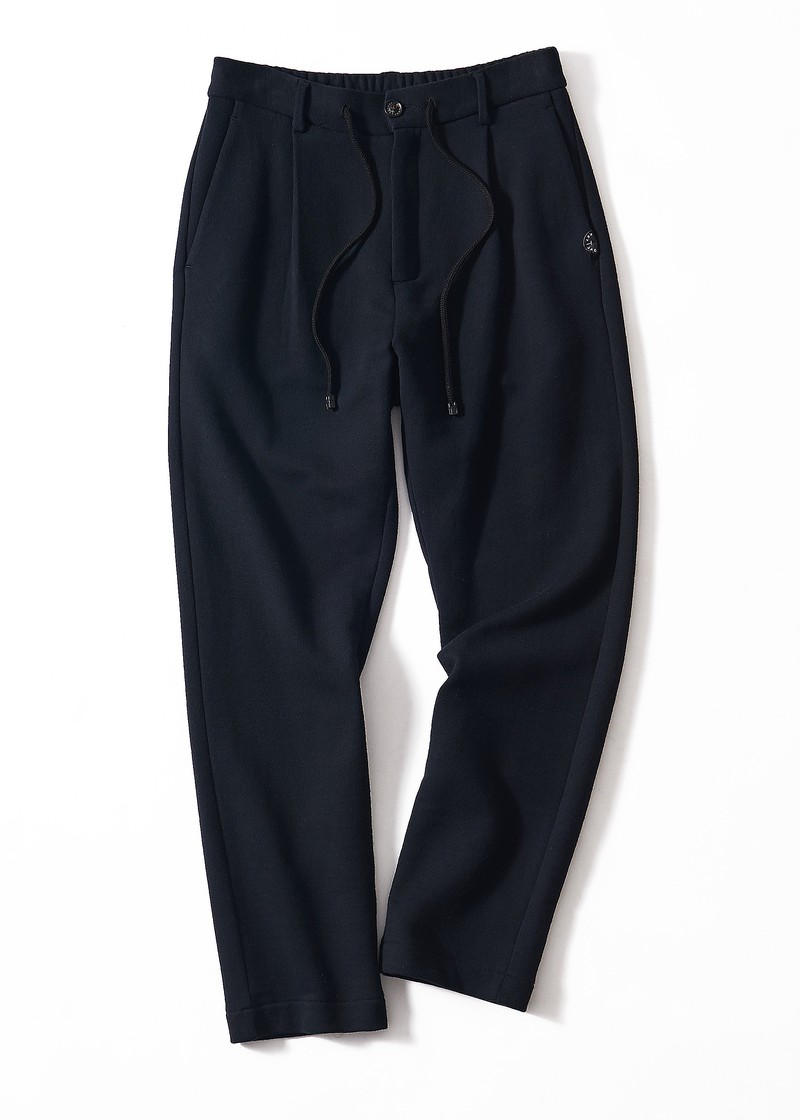 ▲ パンツ2万8000円／ティージャケット（三喜商事）