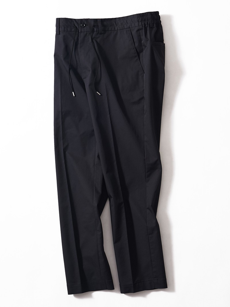 ▲ パンツ2万6000円/スリードッツ(スリードッツ青山店)