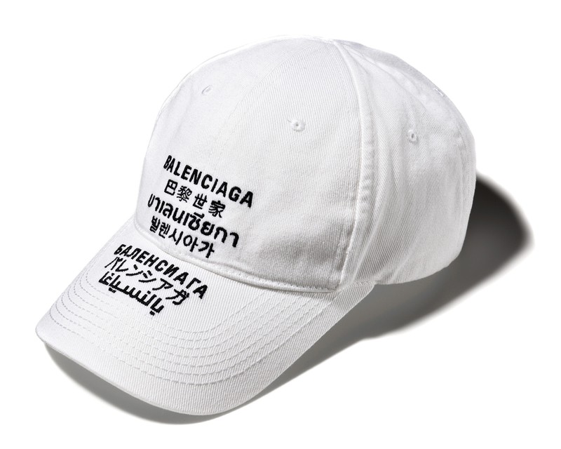 キャップ▲ 4万1000円／バレンシアガ（バレンシア クライアントサービス）
