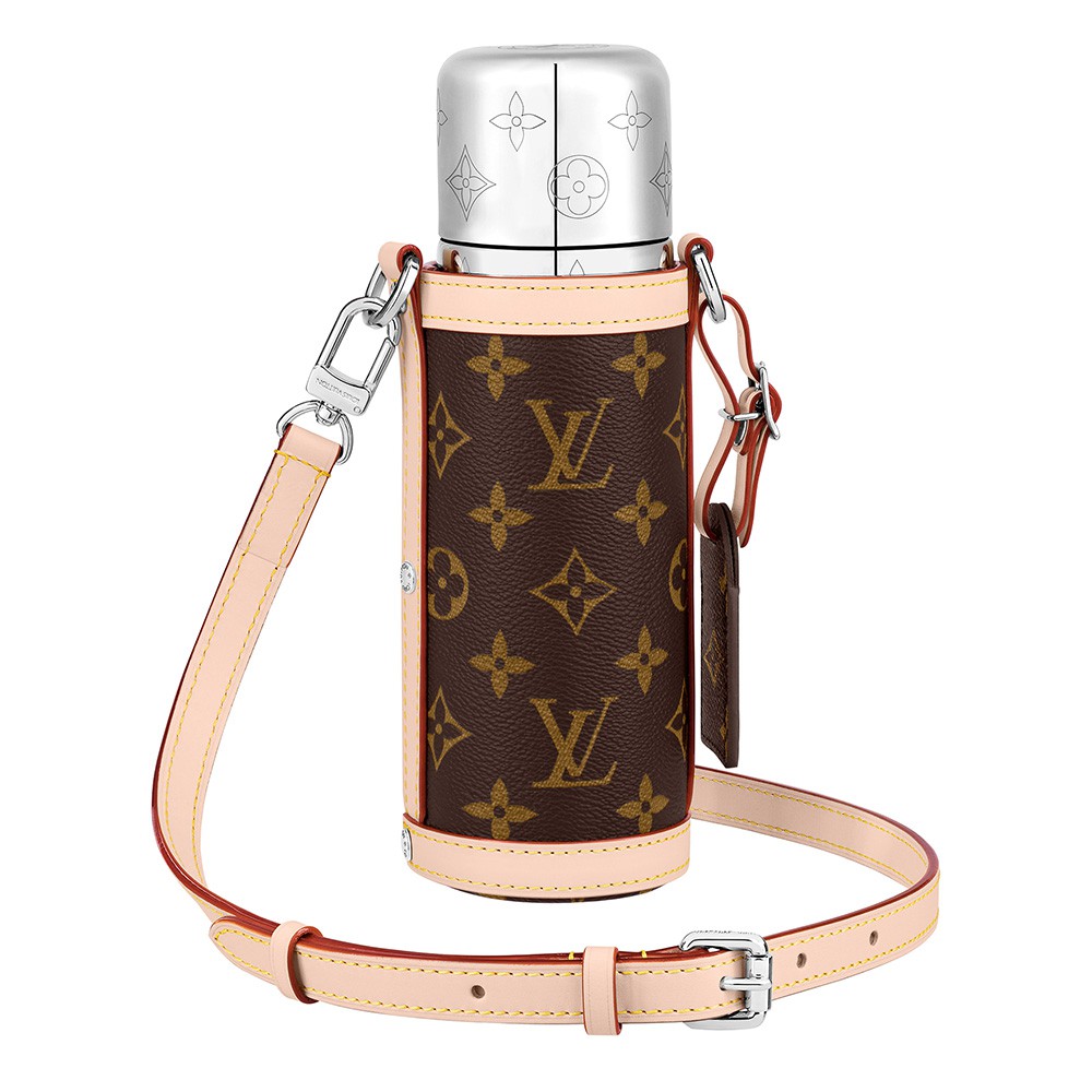  「フラスク ホルダー」24万4200円［W7×H23×D7cm］／ルイ・ヴィトン（ルイ・ヴィトン クライアントサービス） ©️ Louis Vuitton Malletier