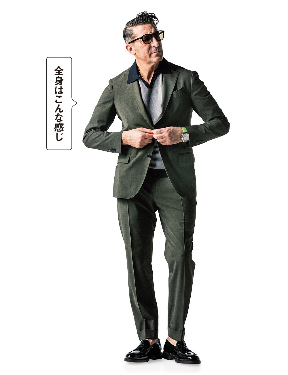 スーツ14万円/ラルディーニ(ビームス 六本木ヒルズ)、スキッパーシャツ3万円/ドルモア(バインド ピーアール)、ネックレス19万7000円/シンパシー・オブ・ソウル(S.O.S fp 恵比寿本店)