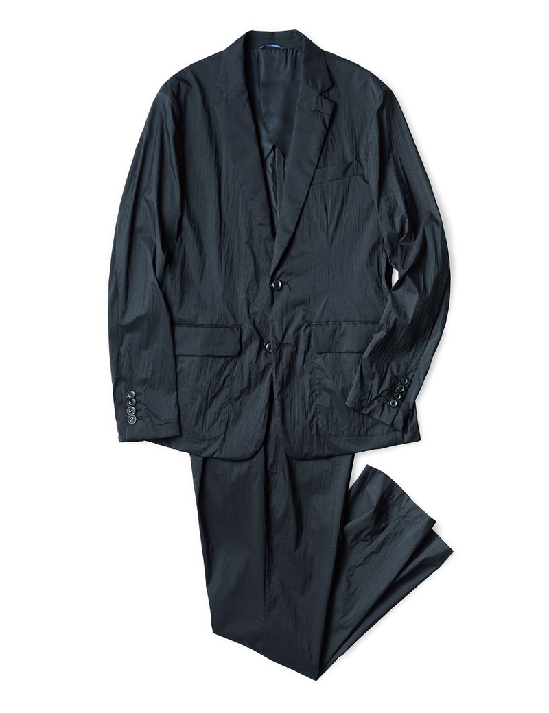 ジャケット4万2000円、パンツ2万5000円/ともにジュンハシモト(ジュンハシモト 表参道ヒルズ)