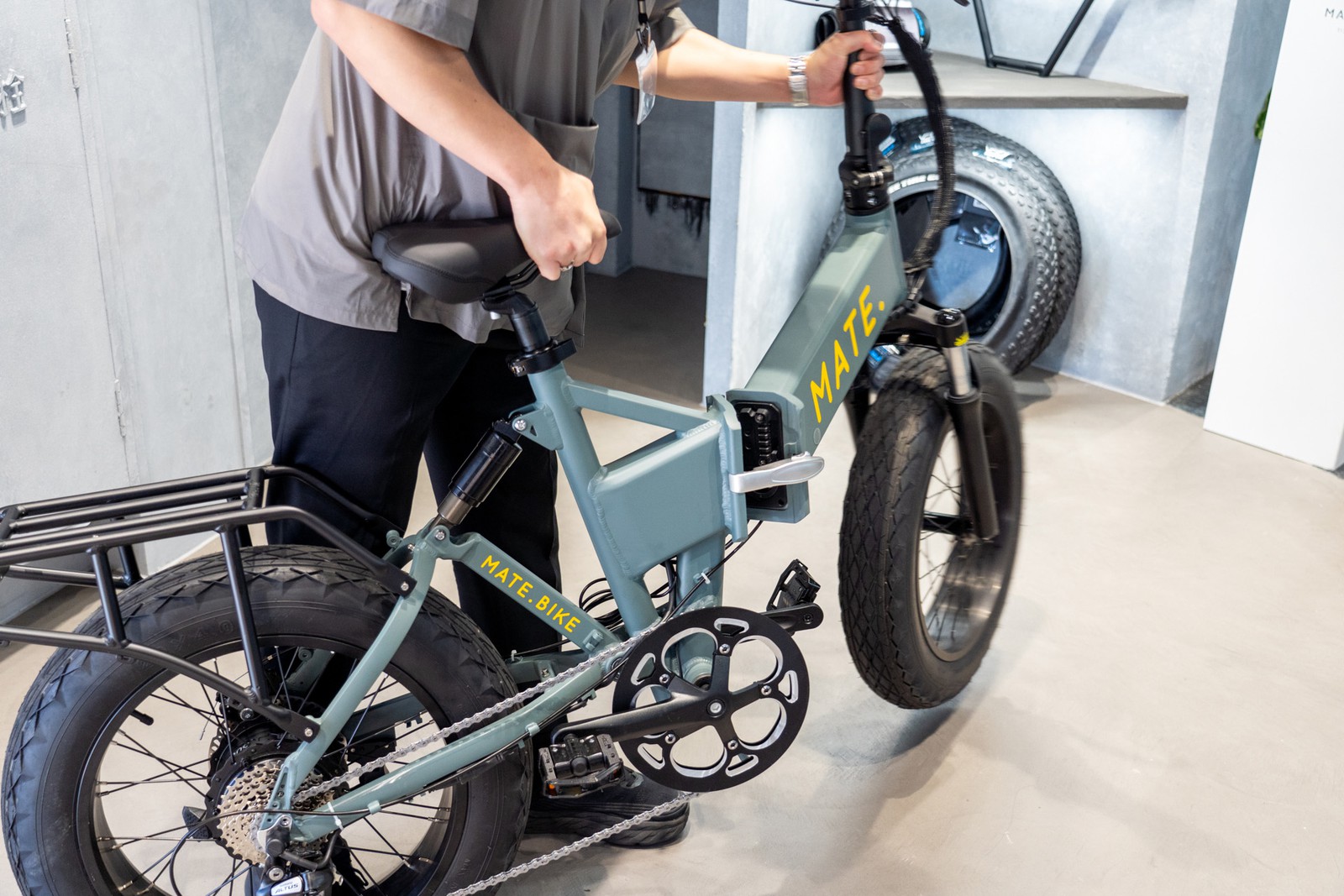 Mate X 250+ 電動折りたたみ自転車 - 電動アシスト自転車