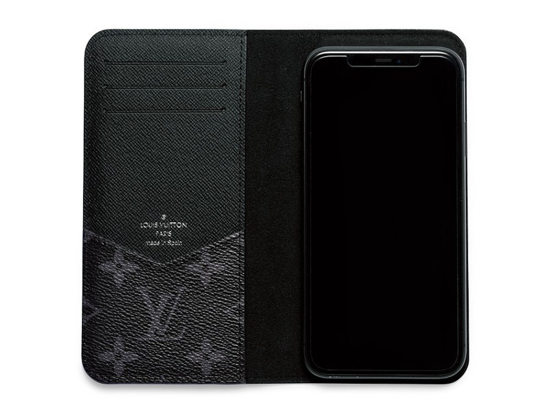 スマホケース4万9500円/ルイ・ヴィトン(ルイ・ヴィトン クライアントサービス)
