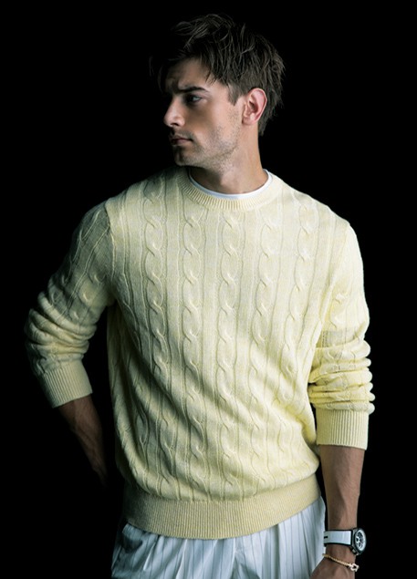 ニット1万7600円／ブルックス ブラザーズ（ブルックス ブラザーズ ジャパン）