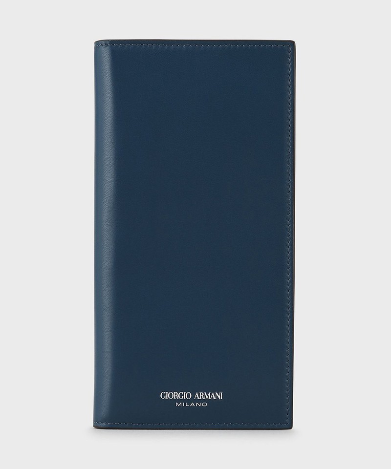 ウォレット［W10×H19×D２cm］6万4800円／ジョルジオ アルマーニ（ジョルジオ アルマーニ ジャパン）