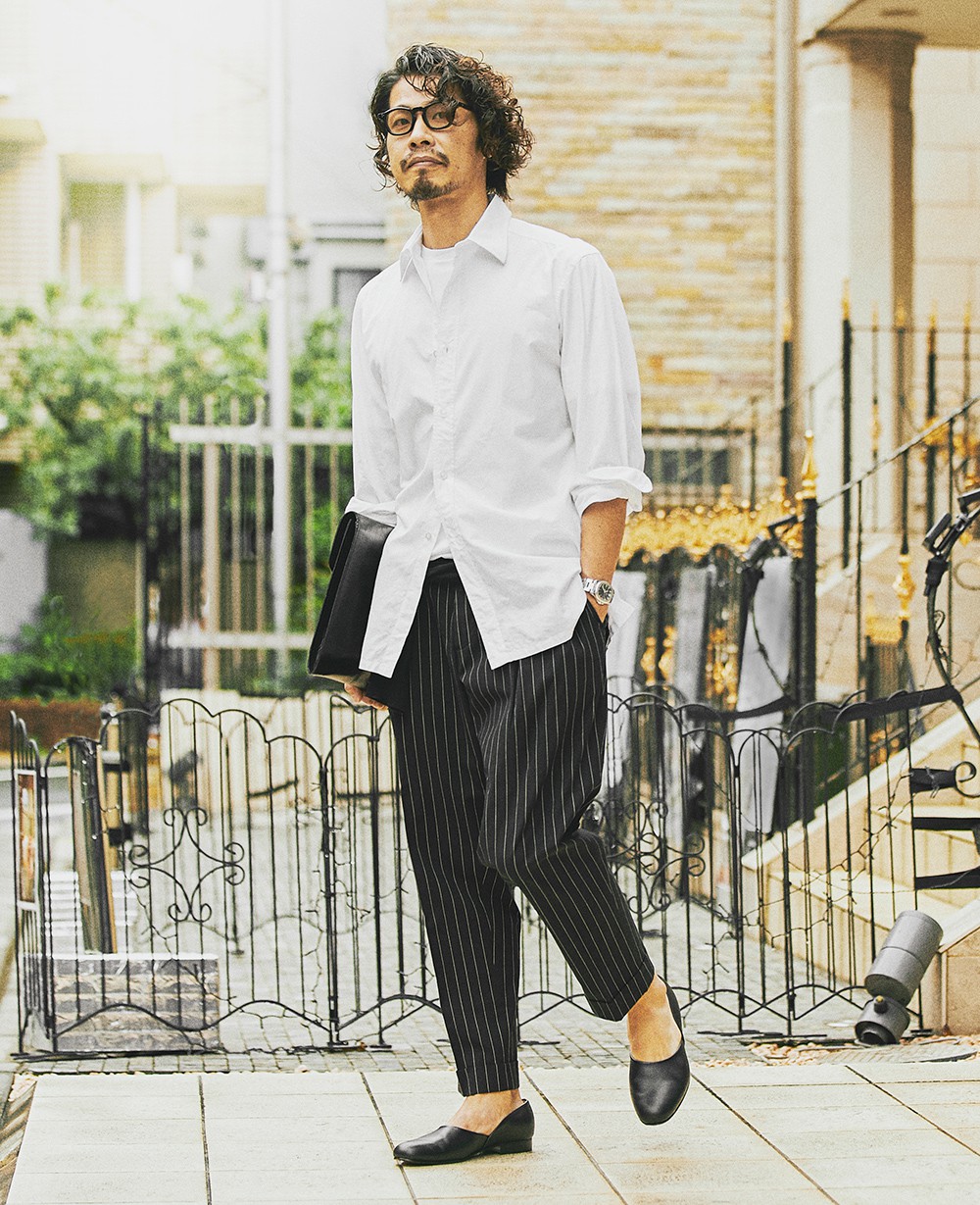 ▲ ブルゾン14万9000円/ヴァルスター(八木通商)、パンツ6万円/ニート(にしのや)、シャツ2万5000円/ジャンネット(トヨダトレーディング プレスルーム)、スカーフ9000円/アーディ&シー 1956 ミラノ(インターブリッジ)、リング3万4000円/トムウッド(ステディ スタディ)、その他スタイリスト私物
