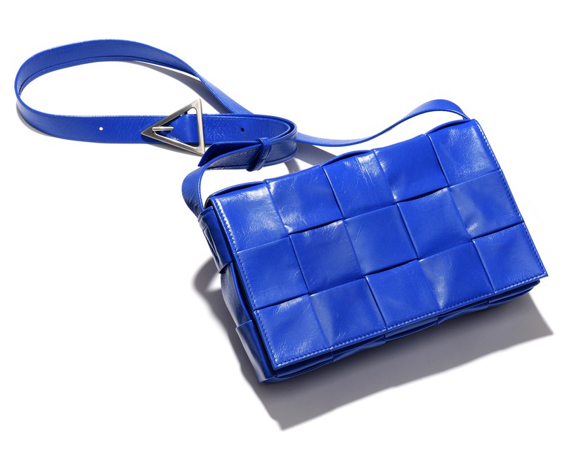 バッグ［W23×H15×D5cm］24万7500円／ボッテガ・ヴェネタ（ボッテガ・ヴェネタ ジャパン）
