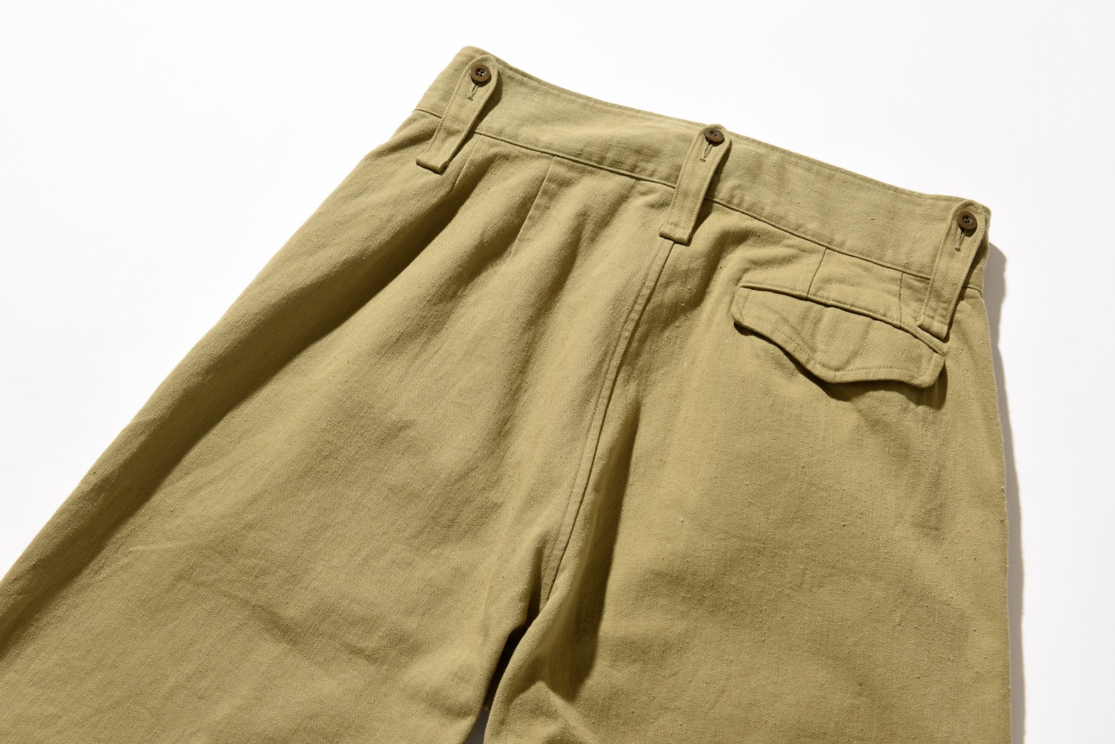 パンツ▲ 3万1900円/ナイジェル・ケーボン(アウターリミッツ)