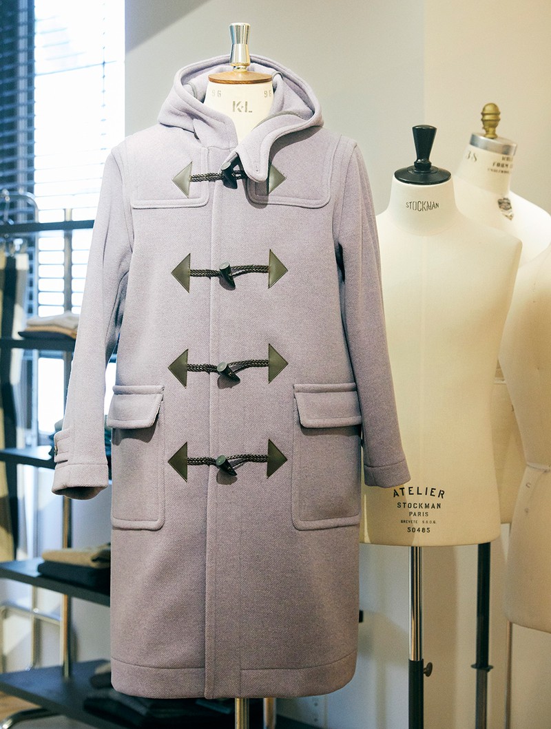 コート19万8000円／ポール・スチュアート（ポール・スチュアート青山本店）