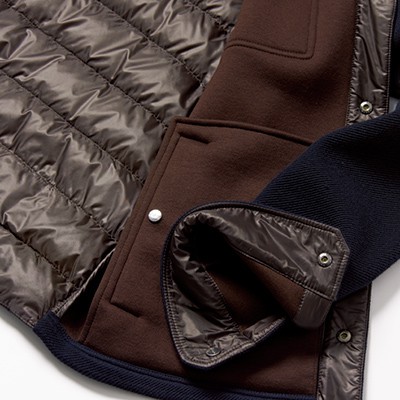 ブルゾン8万5800円/ヘルノ(ヘルノ・ジャパン)、ニット10万1200円/ホイコ スコットランド(ウールン商会)、Tシャツ2万900円/フェデリ(トレメッツォ)、パンツ3万7400円/セラー ドアー(トゥモローランド)