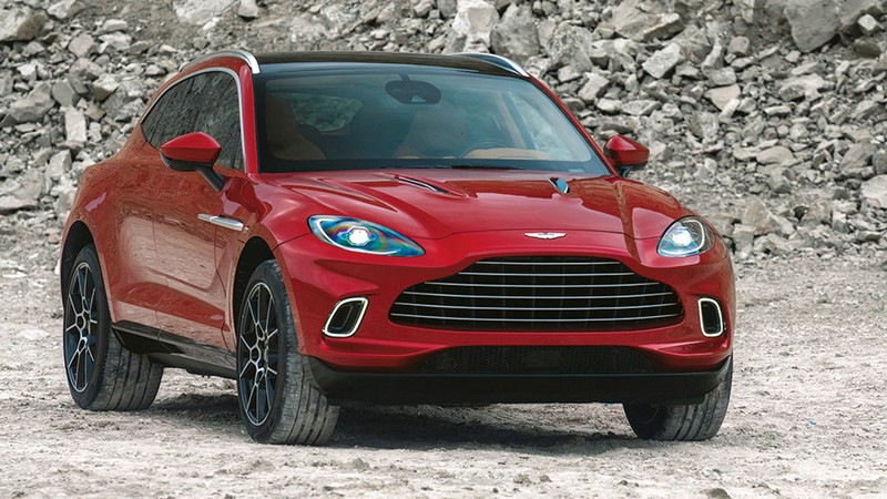 『Aston Martin DBX(アストンマーティン DBX)』は、英国のラグジュアリーブランド「アストンマーティン」初となるSUVモデル。ブランド初の5人乗りモデルとしても話題を集める。エンジンは4.0リッター V8 ターボでメルセデスAMG製のユニット。SUVながら最高速291㎞/h、0-100㎞/h加速4.5秒という能力を誇る。足回りは48Vのアンチロール・コントロール・システムが搭載され車高も電子制御することで快適かつスポーティな走りを実現している。