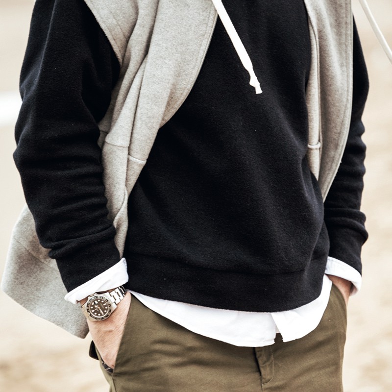 ジレ、ニット／ダニエレ・フィエーゾレ、シャツ／アリーニ