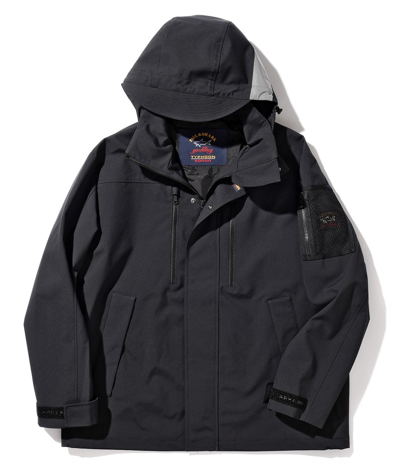 ▲ マウンテンパーカ11万5500円／ポール＆シャーク（トレメッツォ）