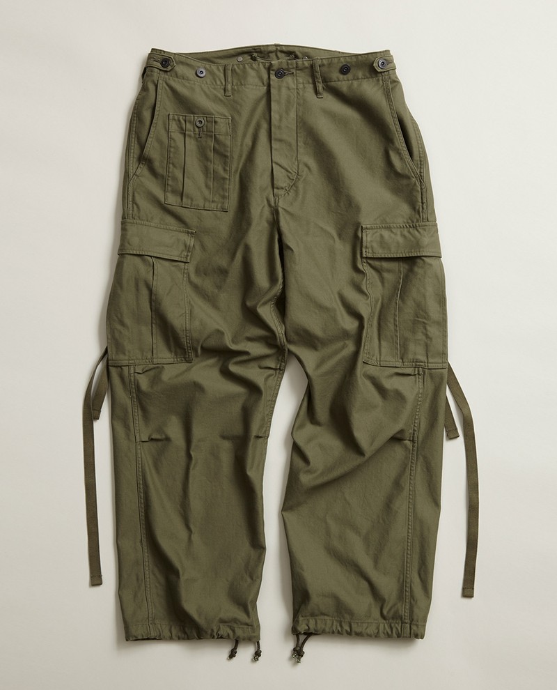 パンツ3万1900円/ナイジェル・ケーボン(アウターリミッツ)
