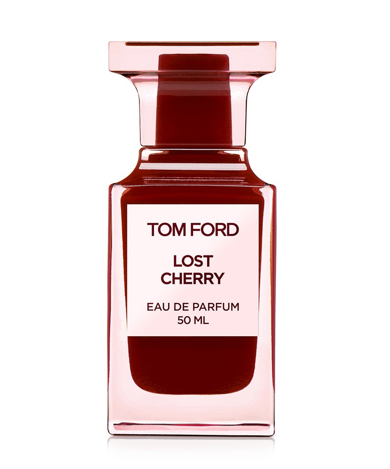 「トム フォード プライベート ブレンド ロスト チェリー オード パルファム スプレィ」（50ml） 4万2900 円、「同ウード・ウッド オード パルファム スプレィ」（50ml）3万1900 円／トム フォード ビューティ