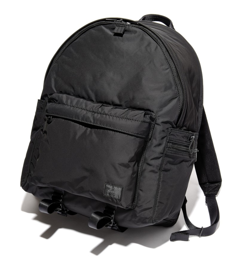 ▲ バッグ[W31×H42×D17cm]4万8400円／ポーター(ポーター 表参道)