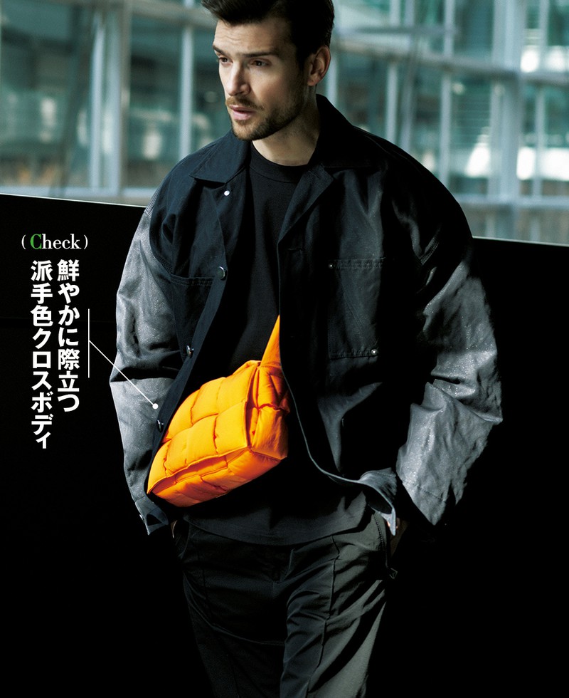 バッグ[W30×H15×D7.5㎝]18万7000円／ボッテガ・ヴェネタ（ボッテガ・ヴェネタ ジャパン）