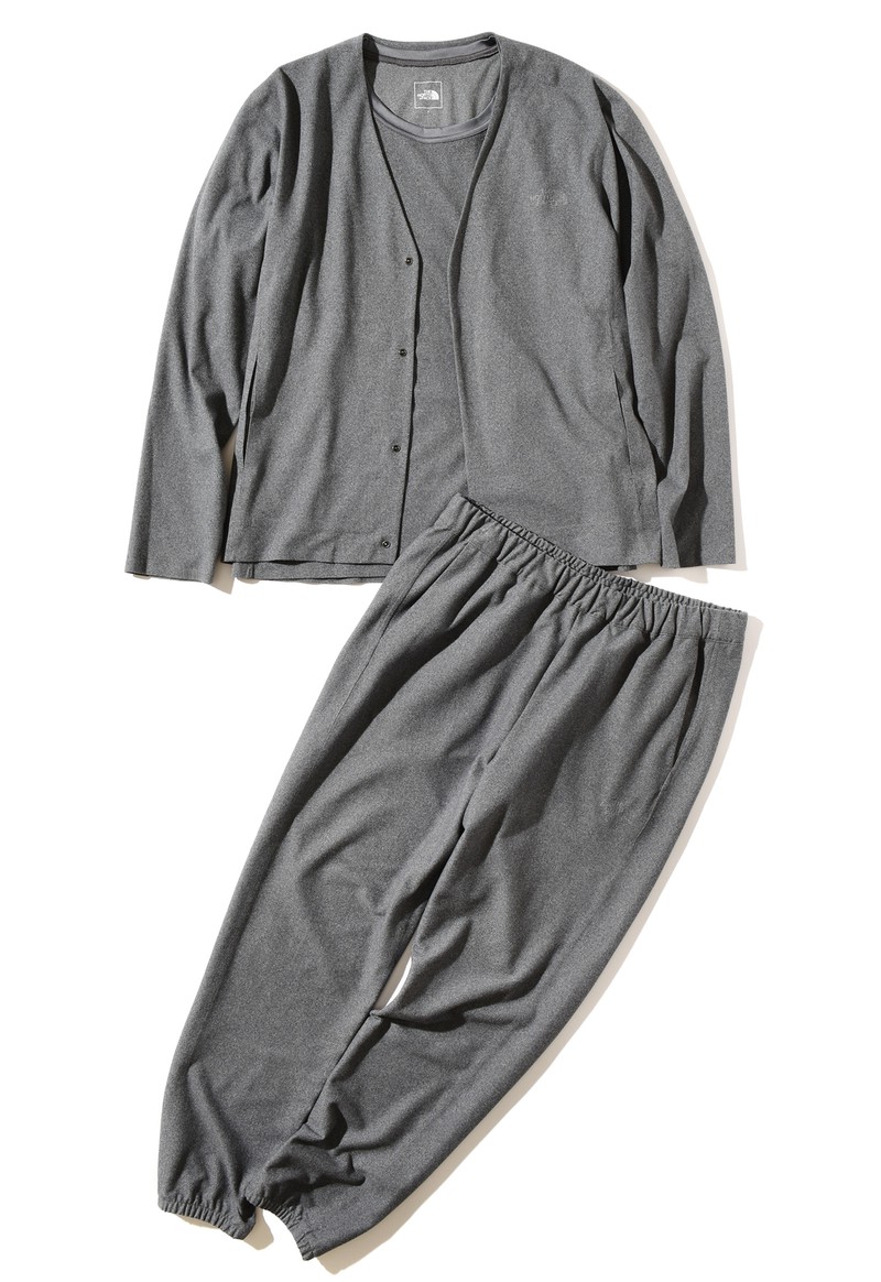 ▲ カーディガン1万5400円、ロングスリーブカットソー 9350円、パンツ1万4300円/すべてザ・ノース・フェイス(ゴールドウイン カスタマーサービスセンター)