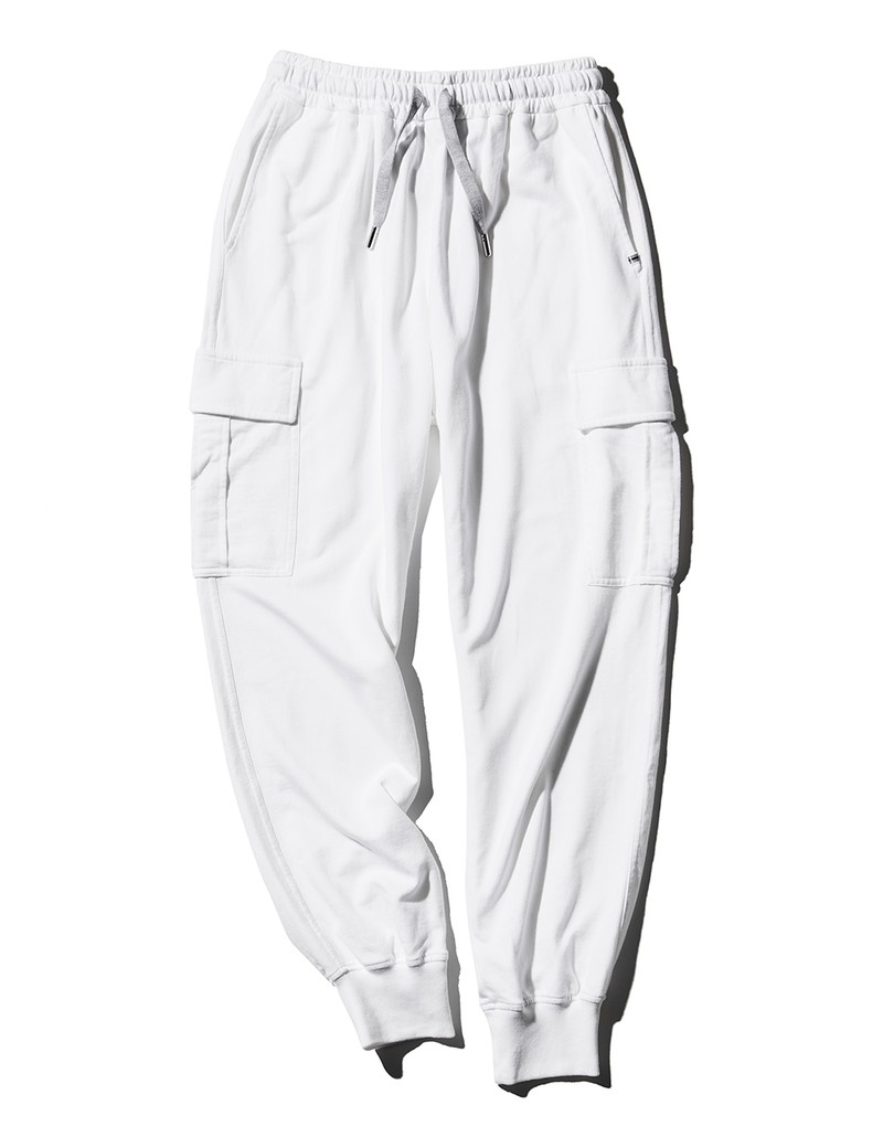 パンツ4万9000円／フェデリ（トレメッツォ）